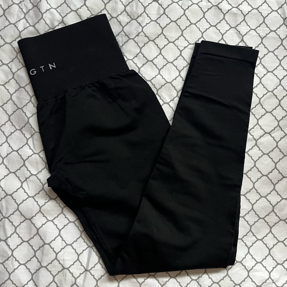NVGTN black seamless leggings size SMALL.